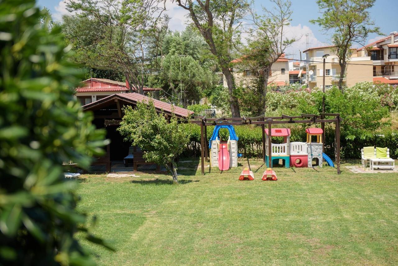 Hotel Papanikolaou Ierissos Bagian luar foto