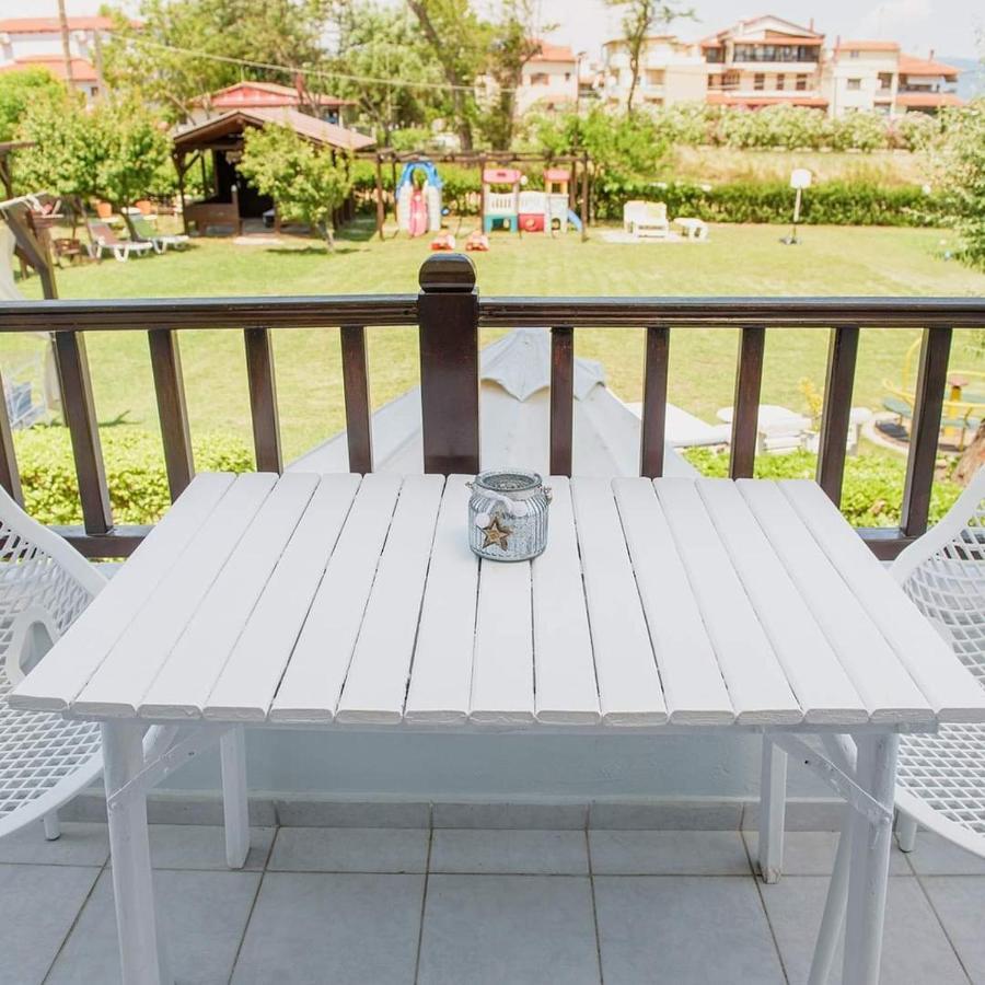 Hotel Papanikolaou Ierissos Bagian luar foto