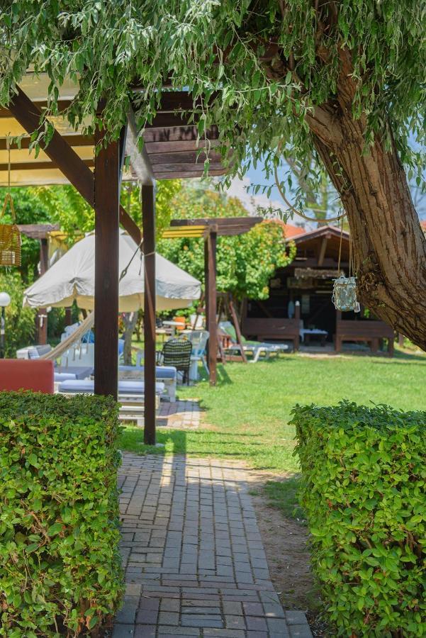 Hotel Papanikolaou Ierissos Bagian luar foto