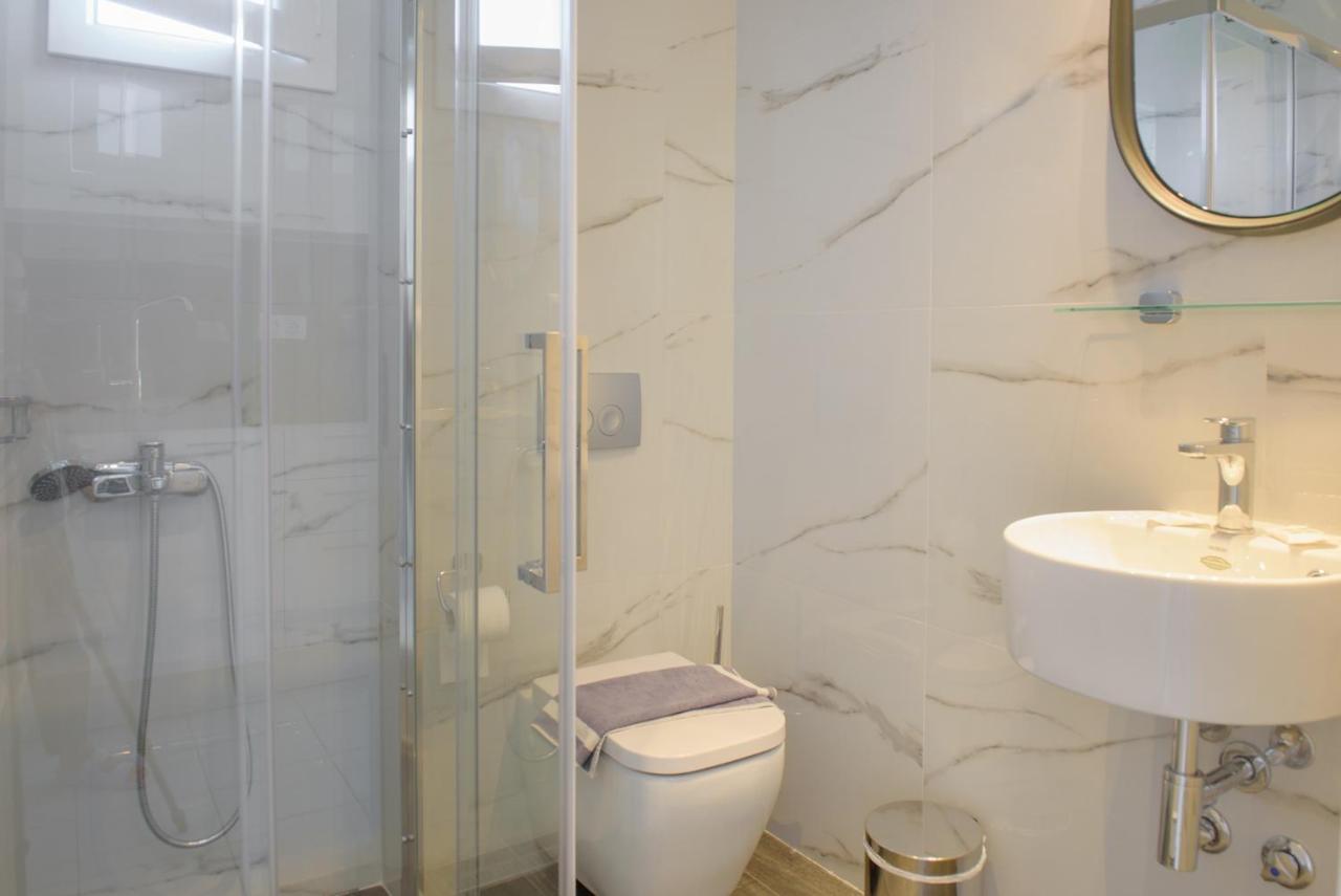Hotel Papanikolaou Ierissos Bagian luar foto