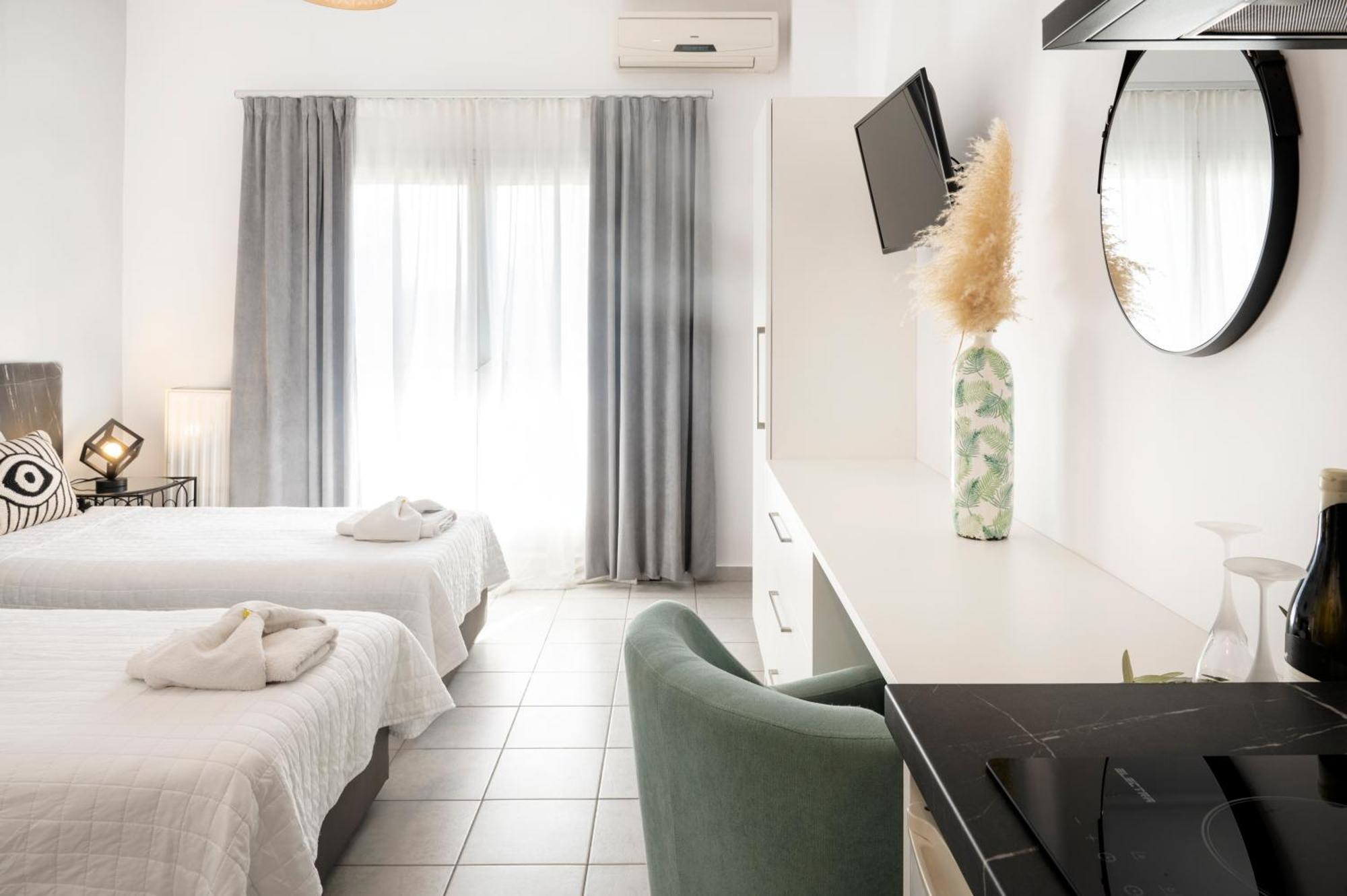 Hotel Papanikolaou Ierissos Bagian luar foto